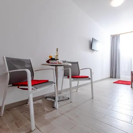 Chamesz * Dziwnówek